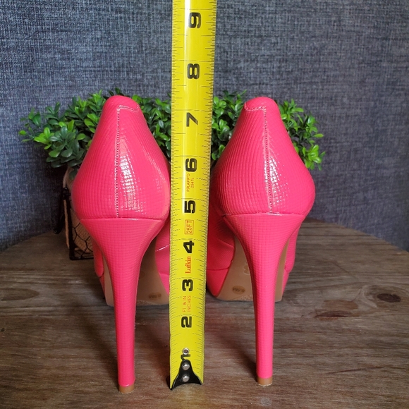 Gianni Bini | Hot Pink Platform Heels Round Toe - Picture 5 of 11